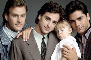 Illustration for article titled This week we’re barely putting up with Full House “secrets”